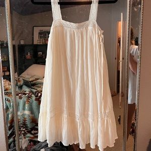 Fits a small and a medium WORN ONCE!!